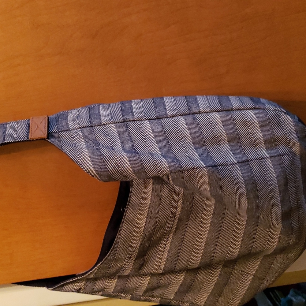 Thirty-One Retro Metro Hobo Crossbody Bag Blue White Woven Stripe